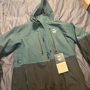 Montec Men's Ski & Snowboard Jacket - Green and Black